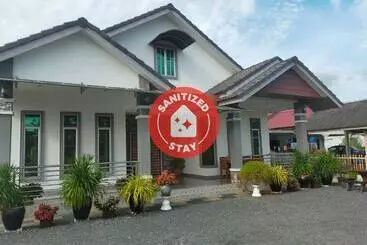 Otel Oyo 90388 Homestay Masha