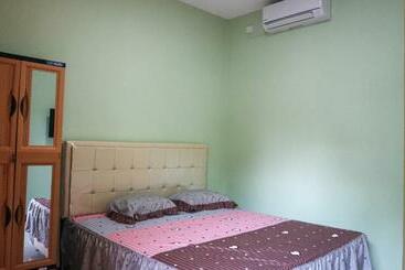 Hotel Krucuk Guest House Syariah Redpartner
