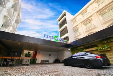 Hotel Fivecord Syariah By Cordela