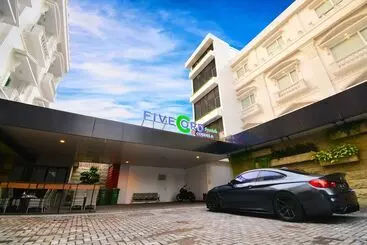 Hotel Fivecord Syariah By Cordela