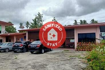 Hotel Oyo 90352 Muan S Homestay