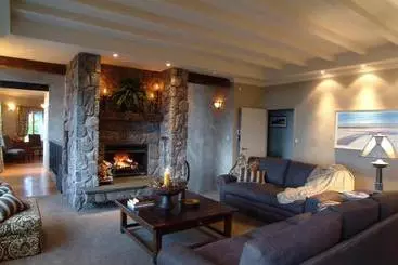 Otel Tauhara Sunrise Lodge