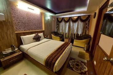 Hotel Astoria Residency