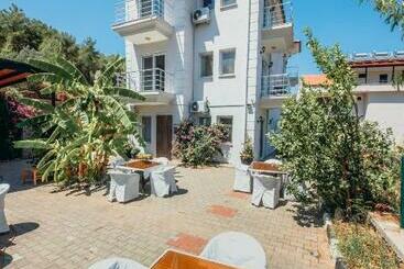 Onoda Hotel & Suites