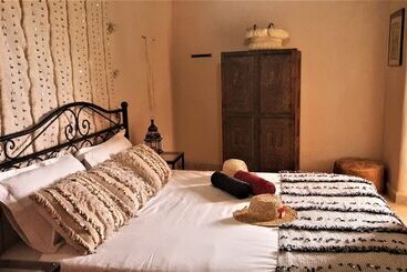 Pension (Hôtel basse catégorie) Jenny Lynn