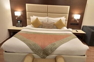 בית מלון כפרי Madhuban Sarovar Portico Mussoorie