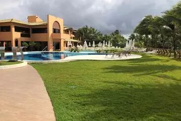 Aparthotel 2 Suítes, Guarajuba, Piscina Frente Mar