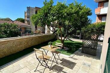 住宿加早餐 Floridida Rooms & Breakfast