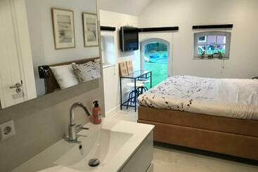 Bed and Breakfast Saromaja