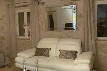 Bed and Breakfast Le Mas Des Roses 1884