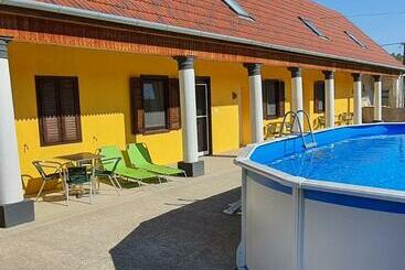 פנסיון Panzio A Mi Paradicsomunk