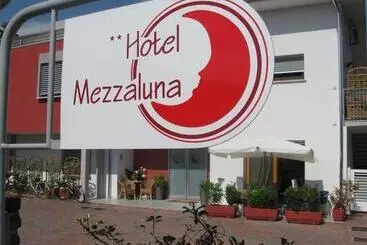 Hotel Mezzaluna