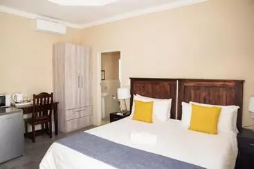 Pension  M N M Guesthouse Polokwane Central