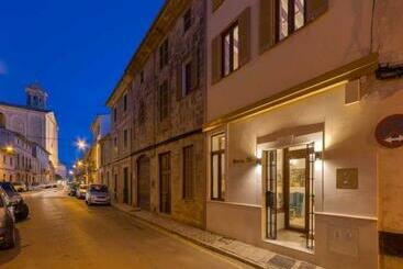 شقة فندقية Boutique Hostal Born53 Im Stadtkern Von Llucmajor, Mallorca