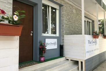 膳宿费 West Ponente