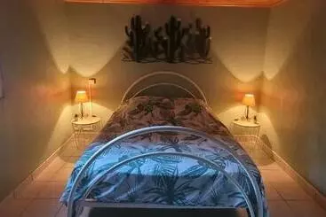 Bed and Breakfast Studio Tranquillo Avec Piscine Et Salle De Sport