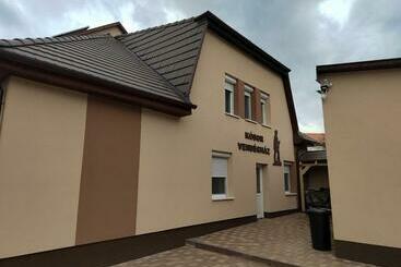 פנסיון Kóbor Vendégház