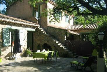 Pensió La Petite Bambouseraie