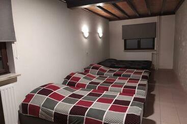 מלון דירות Surrender Three Bedrooms