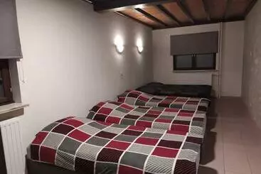 Huoneistohotelli Surrender Three Bedrooms