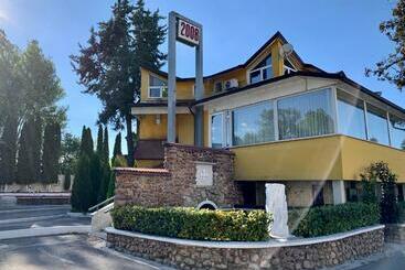 Отель Club 2008