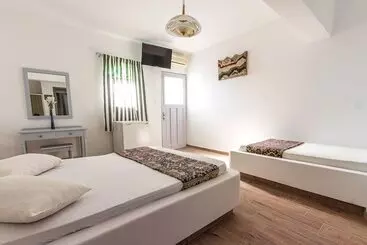 בית מלון כפרי Villa Iliovasilema Santorini