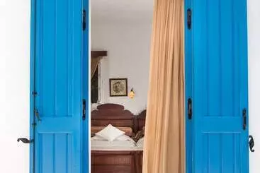 Жильё для туристов Sun Rock Boutique Suites