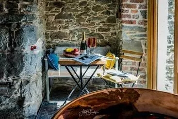 پانسیون The Gallery At Bull Cottages