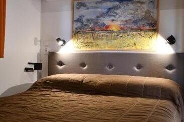 Курорт Palazzo Delle Biscie   Old Tower & Village