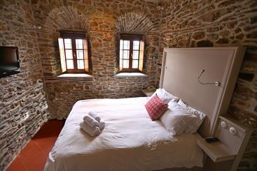 Отель Archontika Karamarlis