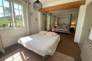 בית מלון כפרי Le Plan B Hôtel 3 étoiles Restaurant