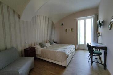 ベッドアンドブレックファースト Bed&breakfast Villa Camilla