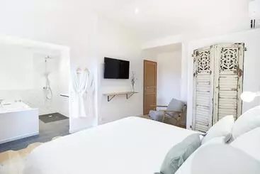 Bed and Breakfast Maison 1634   Parking, Petit Dejeuner Compris, Proche Centre, Climatisation, Piscine