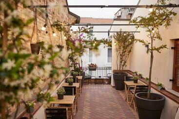 Pension (Hôtel basse catégorie) Battisti 56