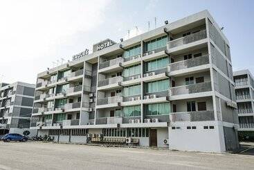 Hotel Capital O 90490 Zaques