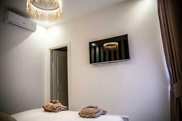 تختخواب و صبحانه Flyhouse Fiumicino