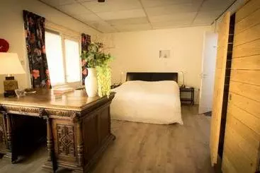 Aamiaismajoitus (B&B) Rumah Senang