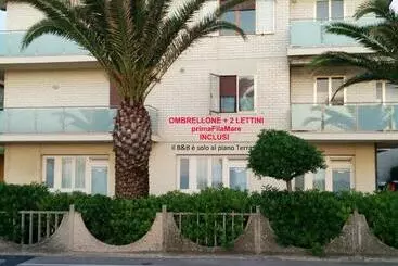 Aamiaismajoitus (B&B) Frontemare Faleria1