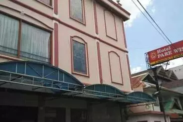 Hotel Parewisata