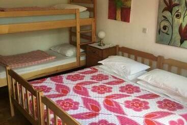 Hostel Sezanalokev B&b