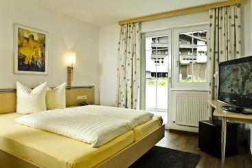 هتل آپارتمان Chasa Valletta