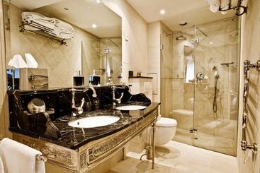 هتل Boutique Hôtel Konfidentiel