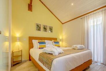 تختخواب و صبحانه The Olive Hill Guesthouse