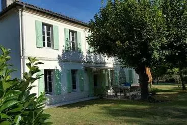 Aamiaismajoitus (B&B) Chez Alexandra