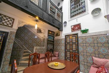 تختخواب و صبحانه 105 Kasbah De Boujloud Fes Morocco