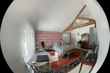 ベッドアンドブレックファースト Les Petits Cailloux