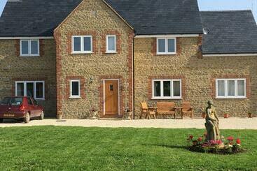 Folly Fields Farm B&b