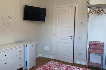 ペンション Affittacamere Via Roma 12