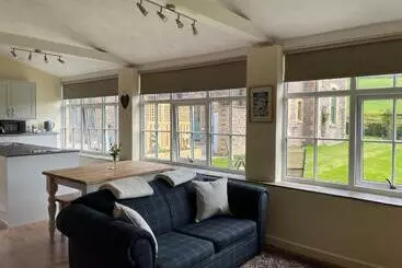 Pensió Tegfan Garden Suite