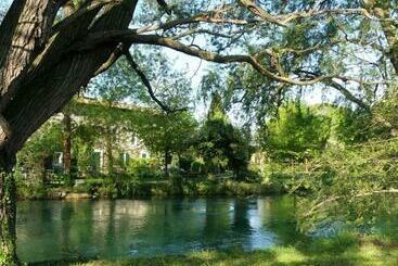 Bed and Breakfast Mas Le Pont Des Aubes